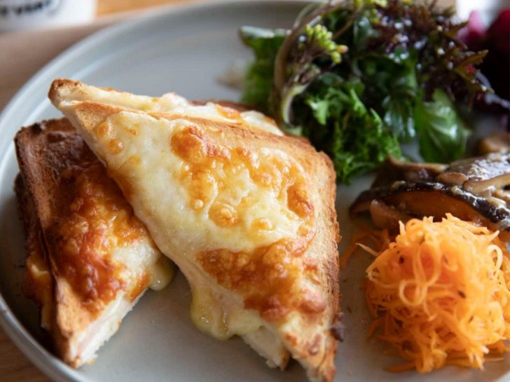 ヴァンベール(Vent Vert)外観とカフェの様子